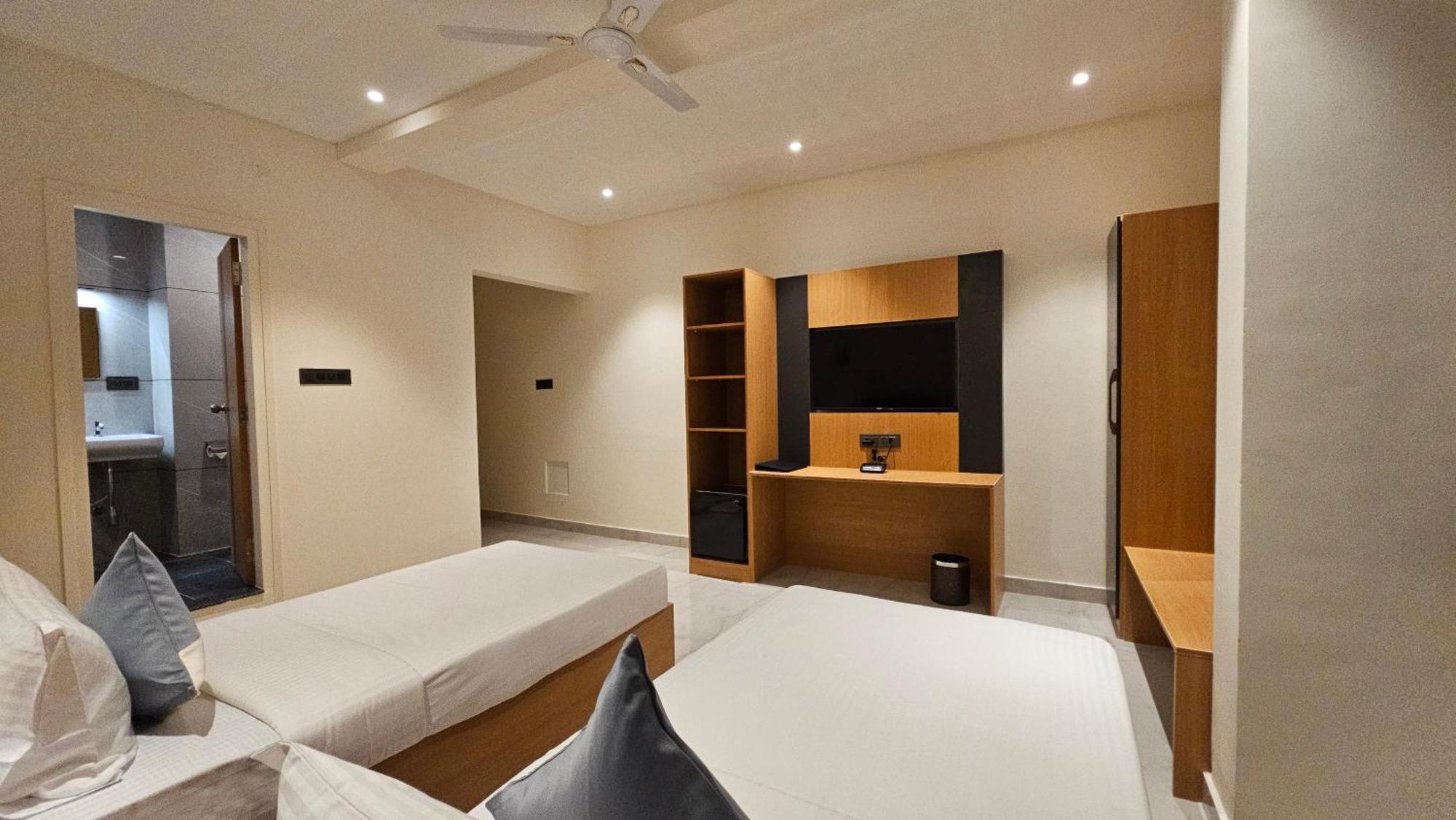 Emerald Urban Comforts ไมซอร์ ภายนอก รูปภาพ